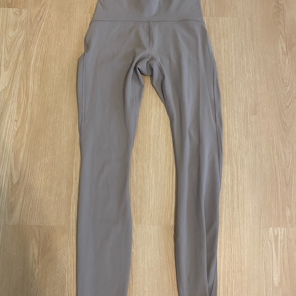 Lululemon grey mesh leggings - Picture 1 of 4